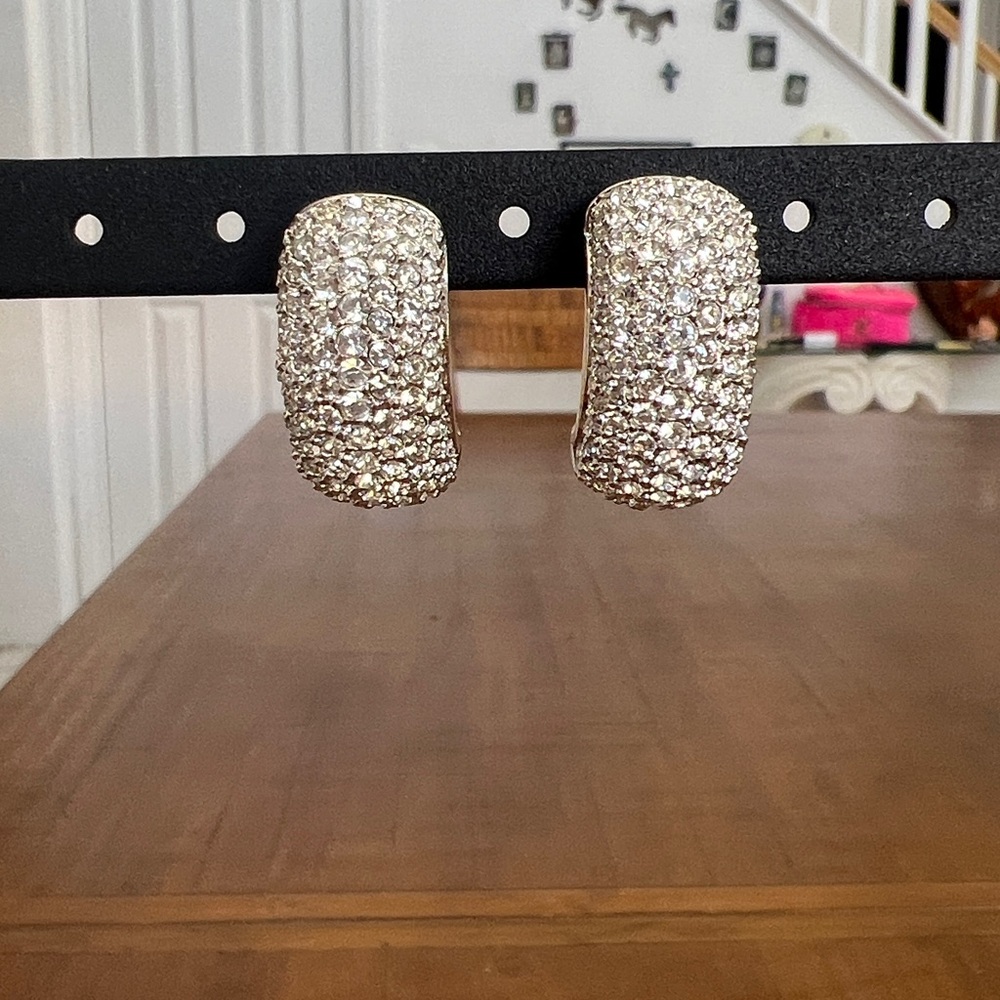 SWAROVSKI CRYSTAL HALF HOOP EARRINGS. ROWS AND ROWS OF CRYSTALS. GOLD TONE - Picture 2 of 4